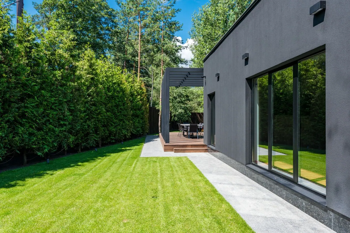 Casa contemporánea con terraza · imagen ilustrativa